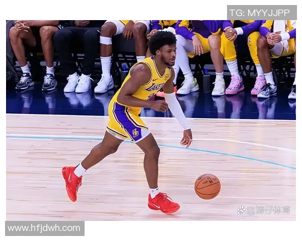 2018季前赛湖人与快船的精彩对决回顾与分析