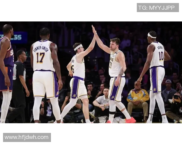 太阳与湖人激战再续NBA季后赛精彩对决引发球迷热议与期待