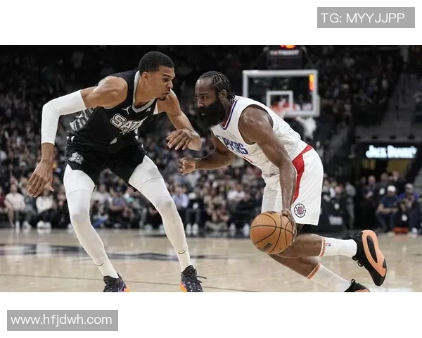 2013年12月马刺与快船激战回顾精彩瞬间与赛季影响分析 2013年12月马刺与快船激战回顾精彩瞬间与赛季影响分析